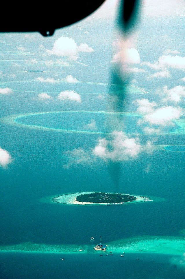 Ari atoll passes