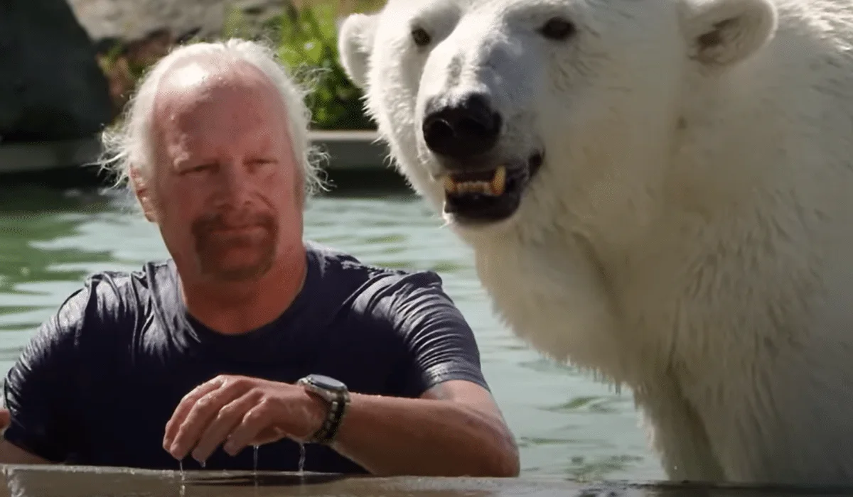 Man bonded with a polar bear