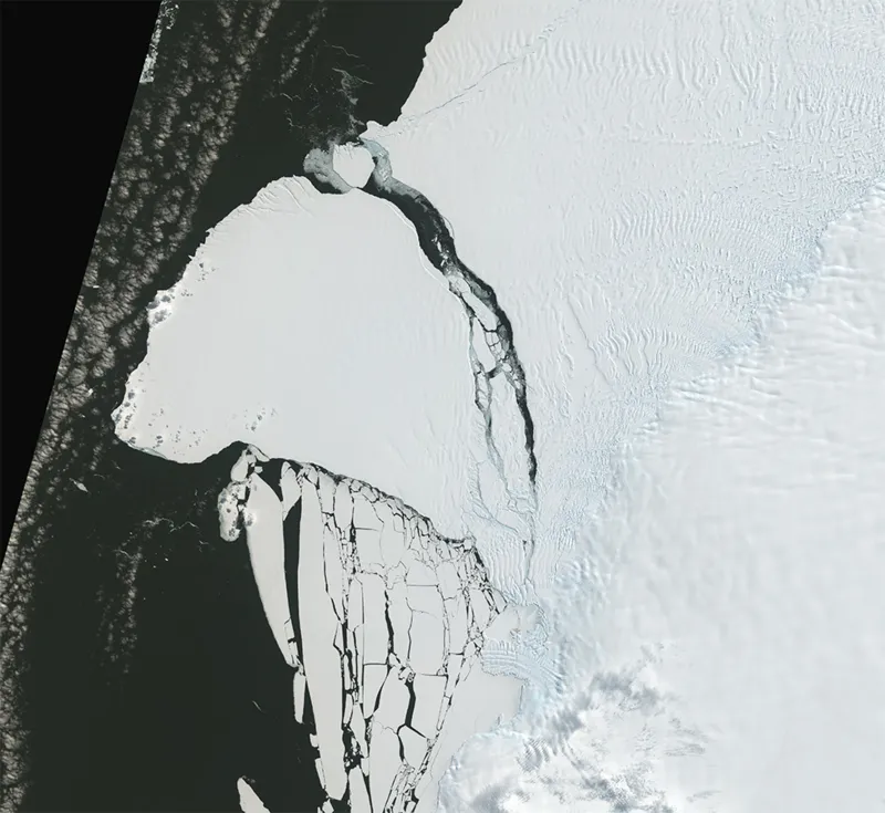 Satellite Imagery Confirms Massive Iceberg (1550 sq km) Breaks from Antarctic Ice Shelf
