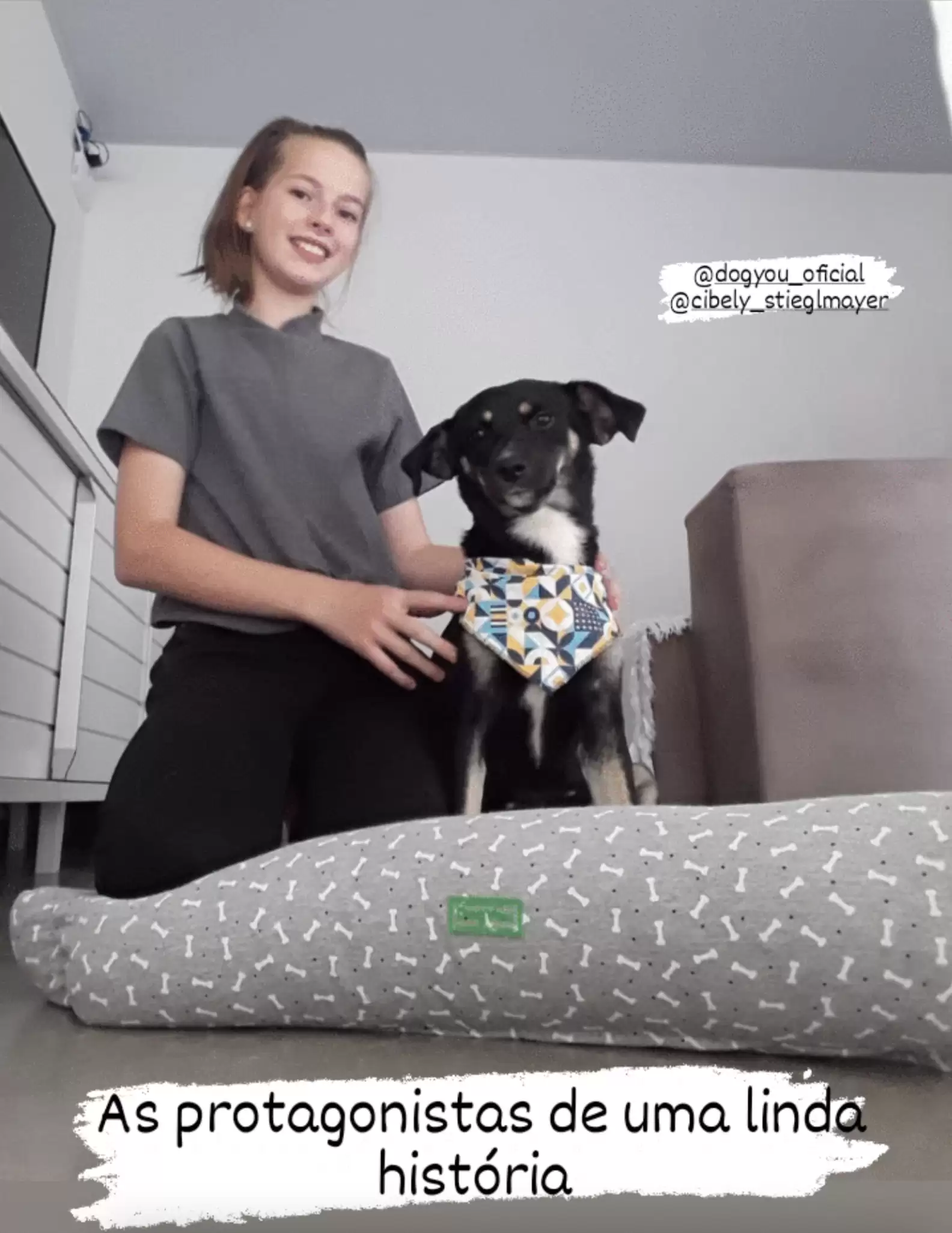 Compassionate Teen Stops to Rescue Stray Puppy on Her Way Home from School