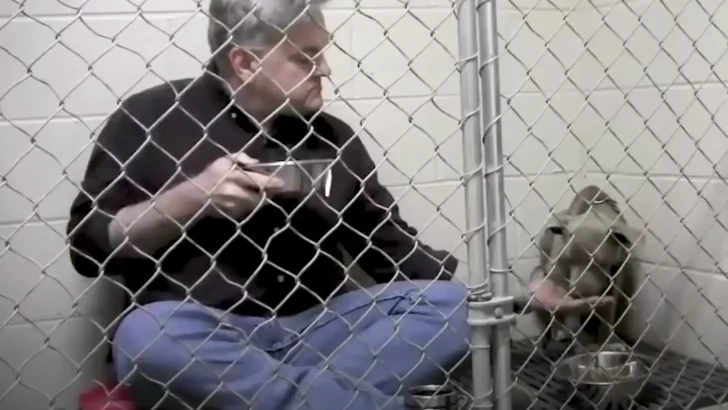 Vet Sits and Eats in Kennel to Comfort Scared Rescued Dog – Wins Her Heart