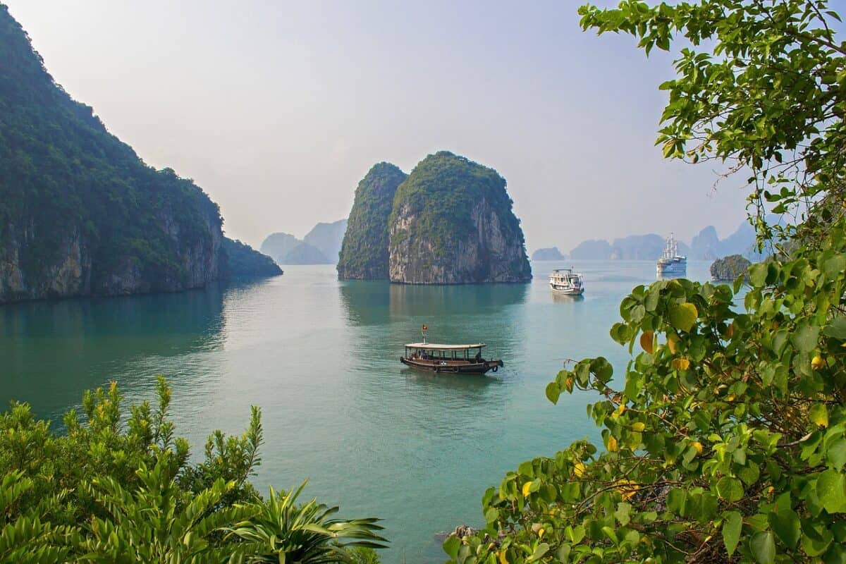 ocean, bay, vietnam, cliff, limestone, sea, travel, water, ship, boat, landscape, nature, coastline, halong bay, halong bay, halong bay, halong bay, halong bay, halong bay