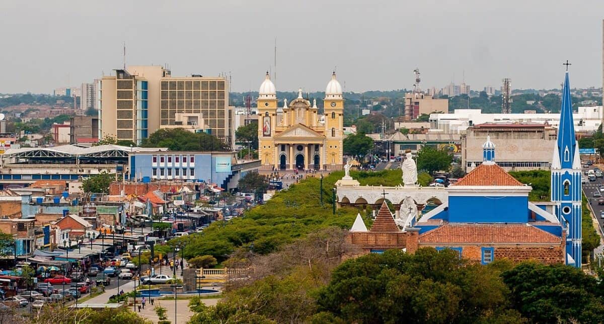 maracaibo, venezuela, city, urban, buildings, church, architecture, sky, clouds, trees, vehicles, traffic, people, street, venezuela, nature, venezuela, venezuela, venezuela, venezuela