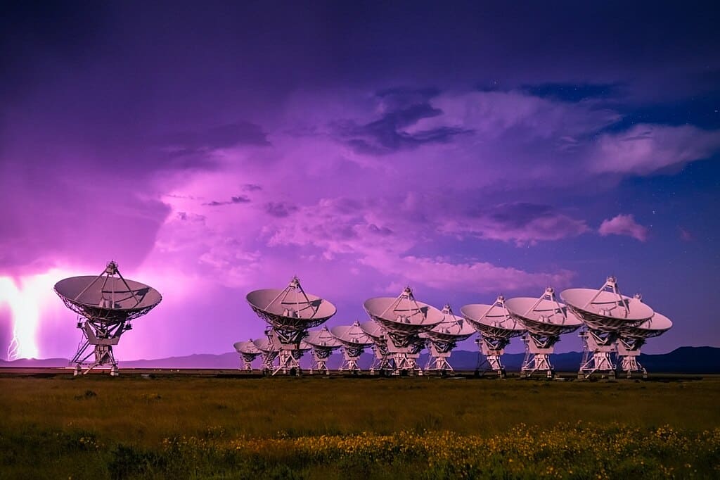 Rare Nighttime Photography of Very Large Array Featured in Exhibition at Warehouse