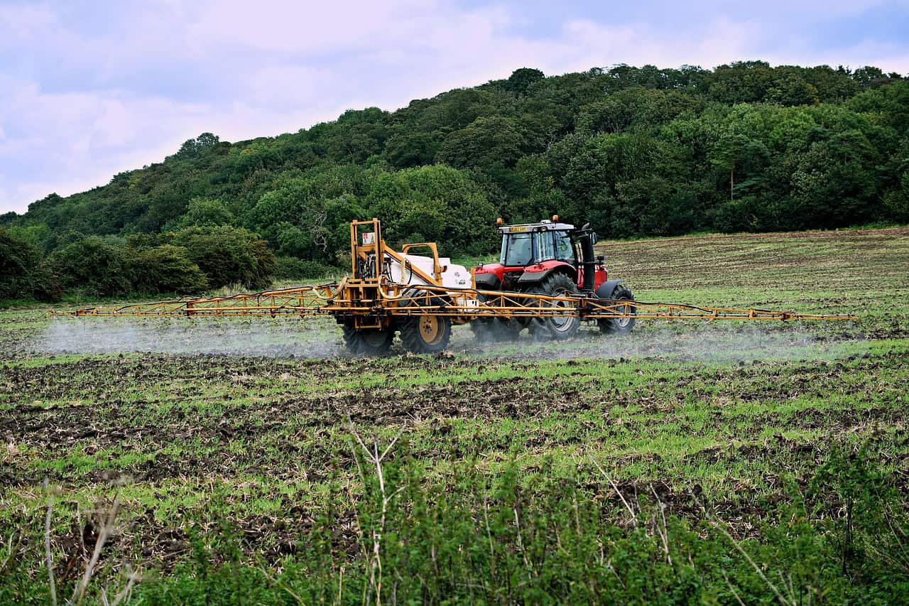 tractor, field, spray, machine, landscape, countryside, fertilizer, plantation, farm, farming, agriculture, farmland, machinery, harvest, pesticide, forest, woods, nature, rural, fertilizer, fertilizer, fertilizer, fertilizer, fertilizer, pesticide, pesticide, pesticide