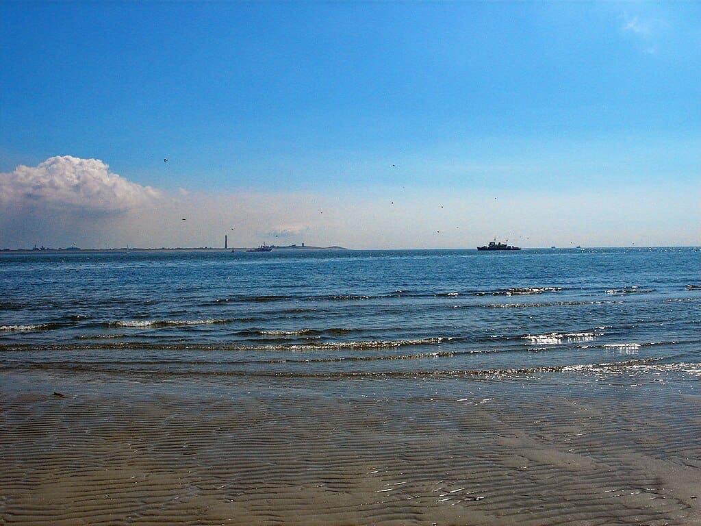 Texel - De Hors - One of the heat wave days of the Summer of 2008 - At the South Beach Corner of Marsdiep & North Sea 