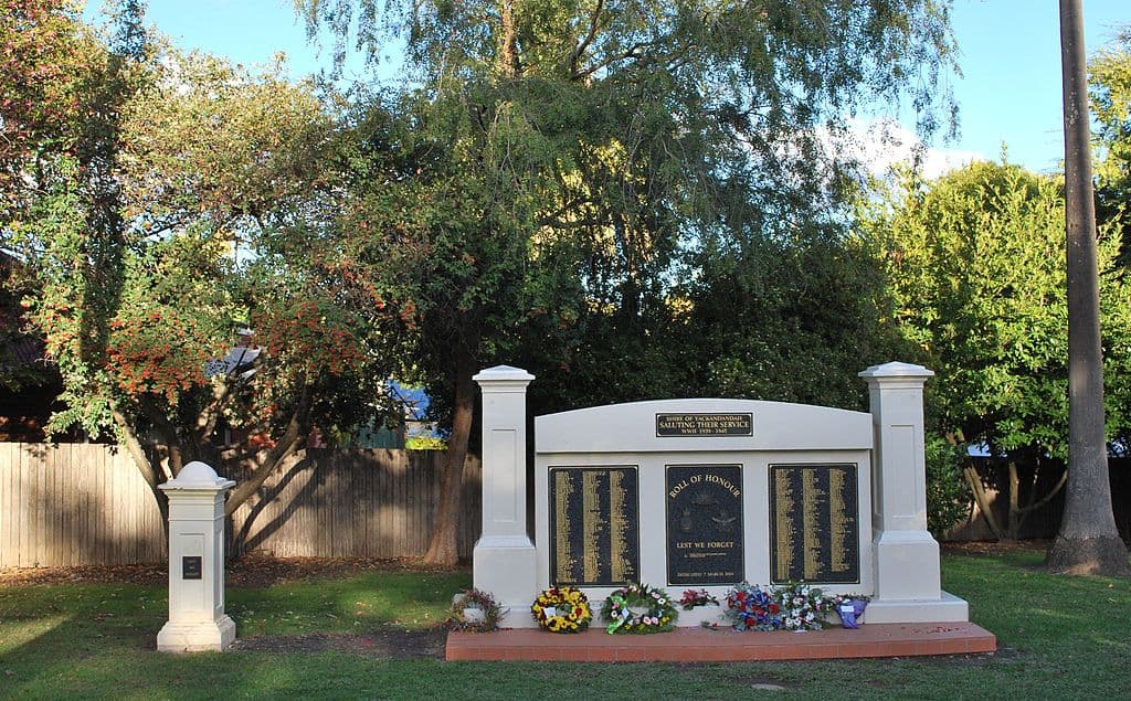 World War II memorial at en:Yackandandah, Victoria