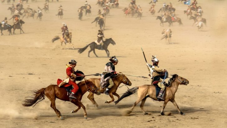 How Pigeons, Horses, and Dogs Changed the Course of Wars