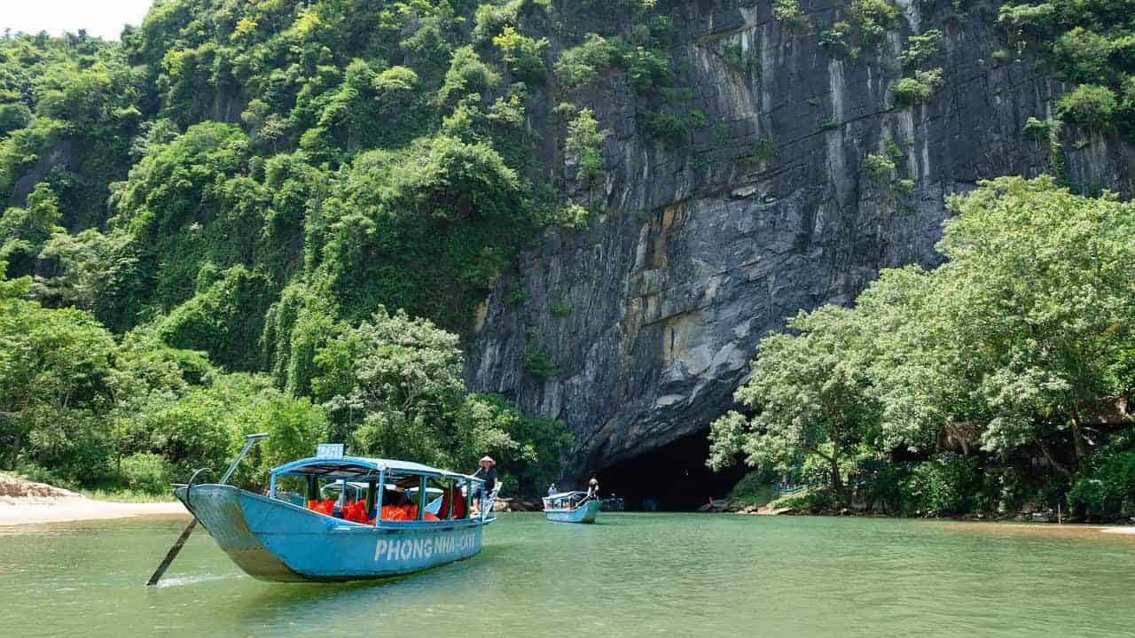 boat, river, motorboat, boat trip, phong nha, phong nha cave, cave entrance, vietnam, wooden boat, boat trip, vietnam, vietnam, vietnam, vietnam, vietnam