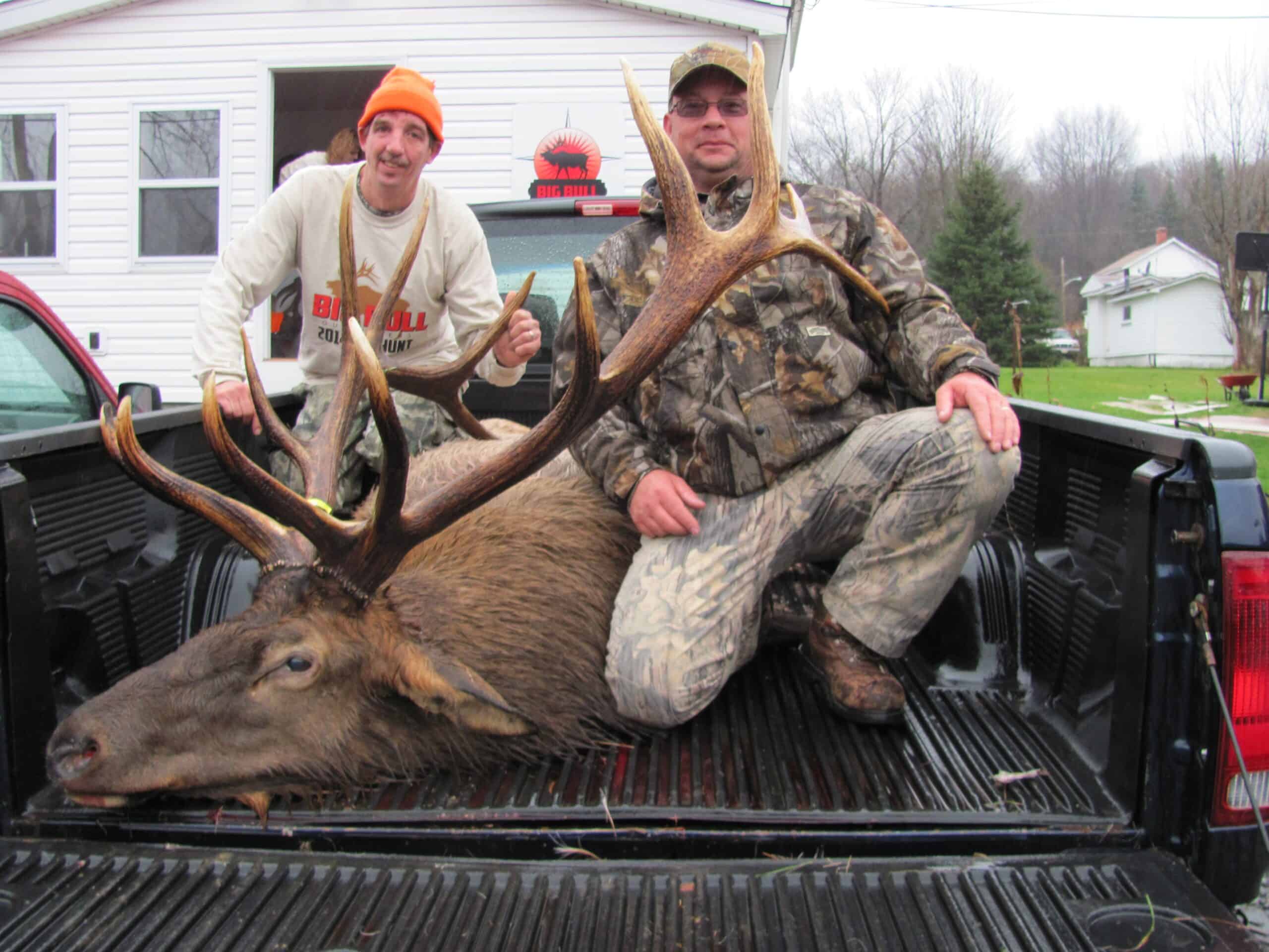 Human Interaction and Hunting (image credits: By Bigbullguides, CC BY-SA 4.0, https://commons.wikimedia.org/w/index.php?curid=37884508)