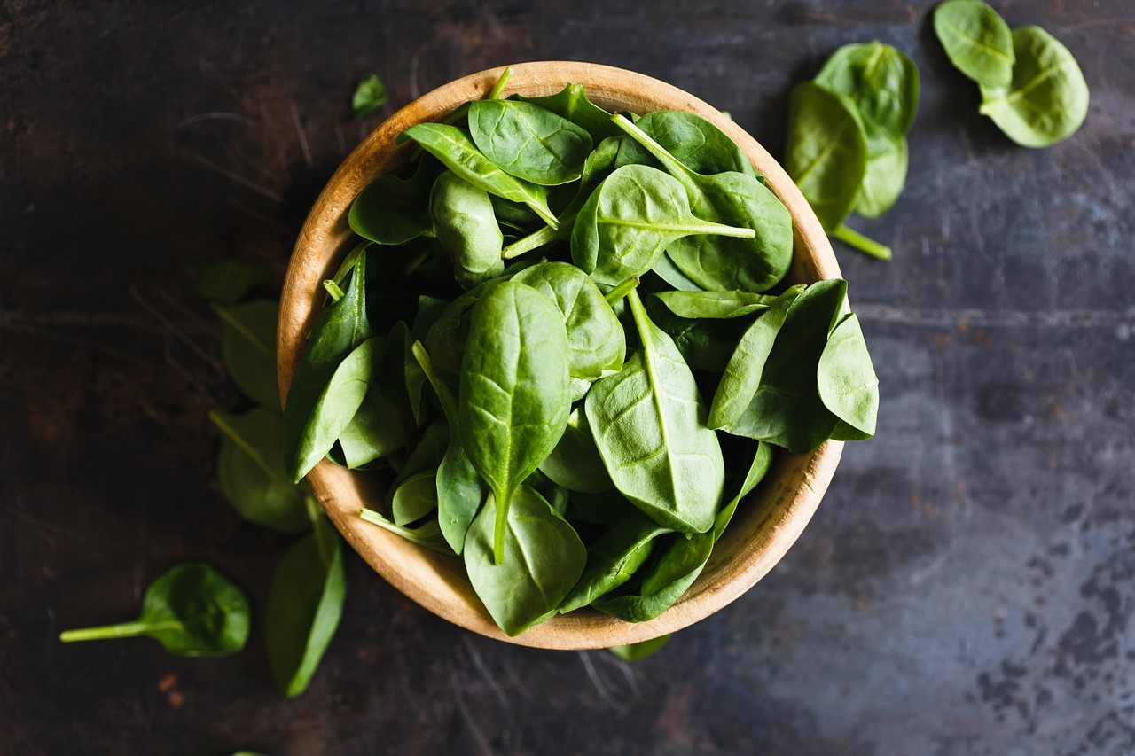 Spinach: The Iron-Rich Superfood (image credits: pixabay)