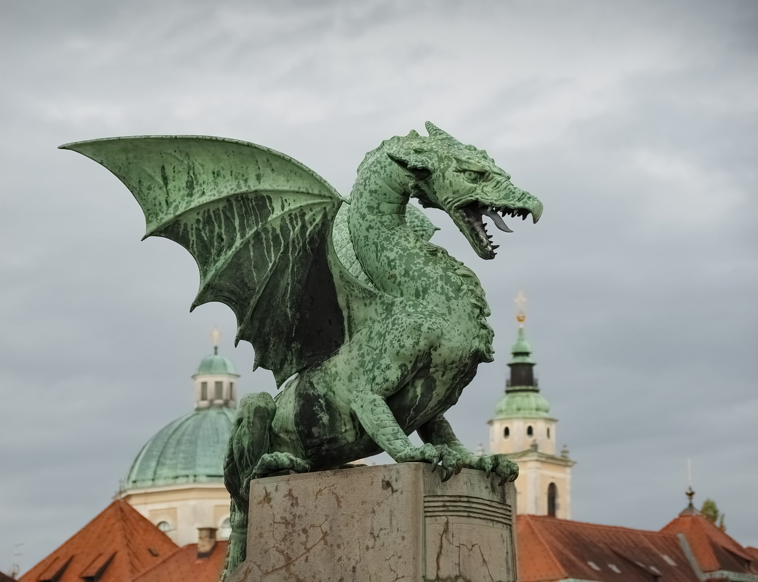 Dragons: When Dinosaur Bones Sparked Ancient Fire (image credits: By Petar Milo&scaron;ević, CC BY-SA 4.0, https://commons.wikimedia.org/w/index.php?curid=110900511)