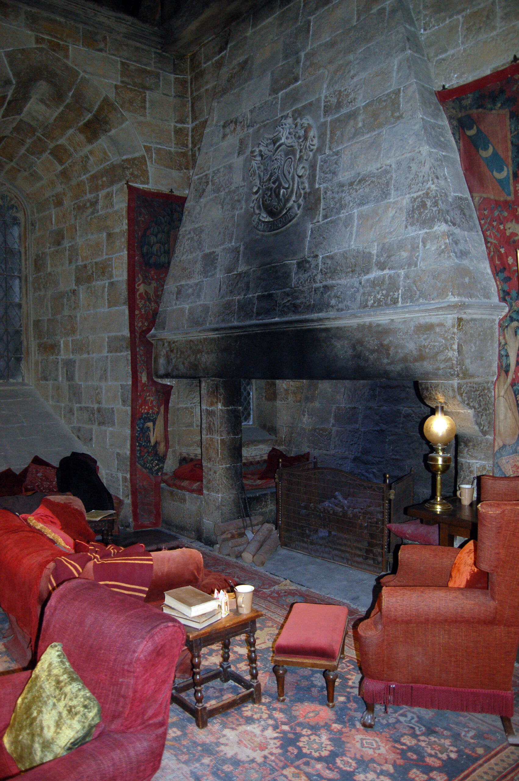 Gryffindor Traits: The Brave and Daring Side of Wolves (image credits: Gryffindor Common Room, CC BY 2.0, https://commons.wikimedia.org/w/index.php?curid=32242686)