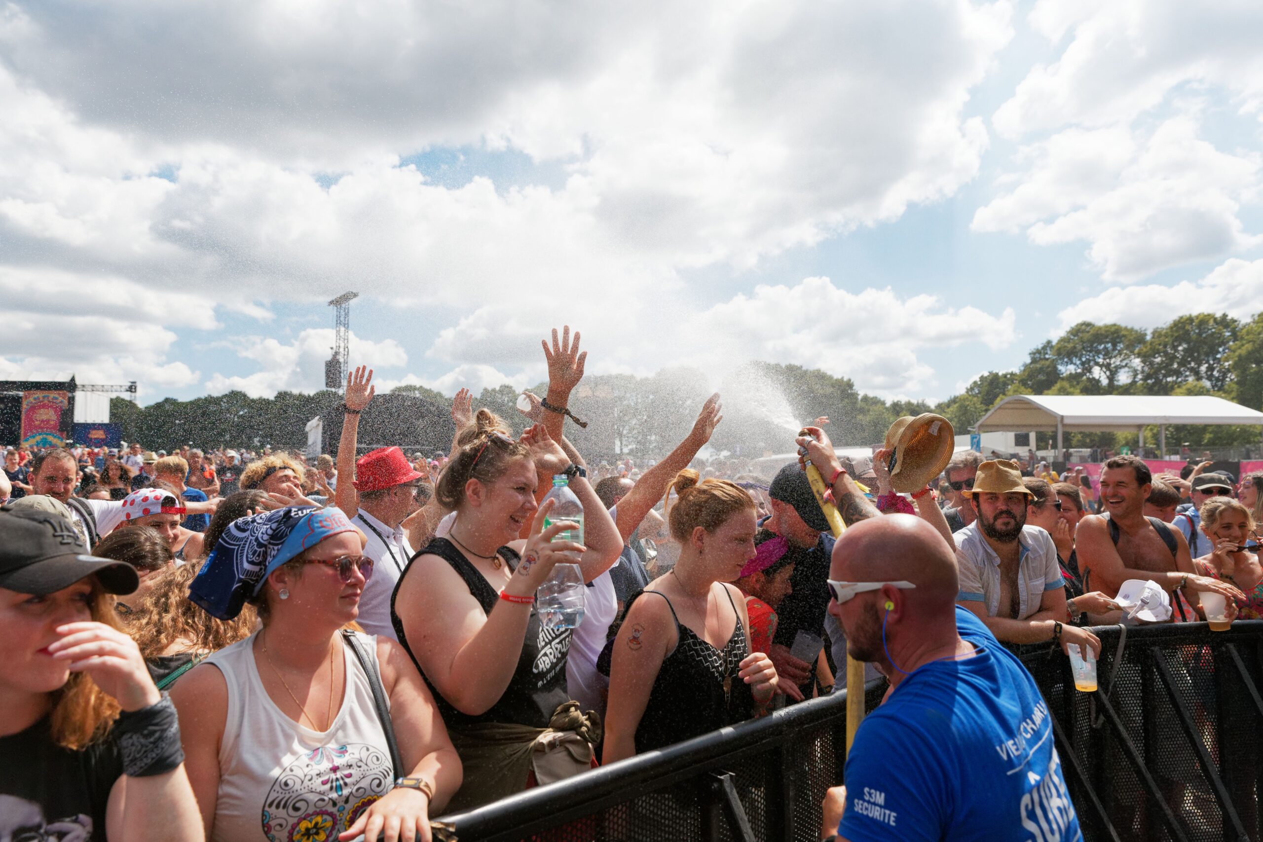 The Electric Wolf Pack of Lollapalooza (Image Credits: Wikimedia)