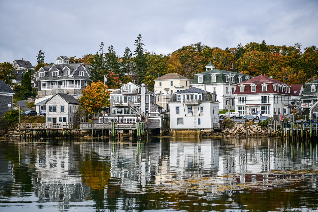 Stonington, Maine - Authentic Lobster Village (Image Credits: Flickr)