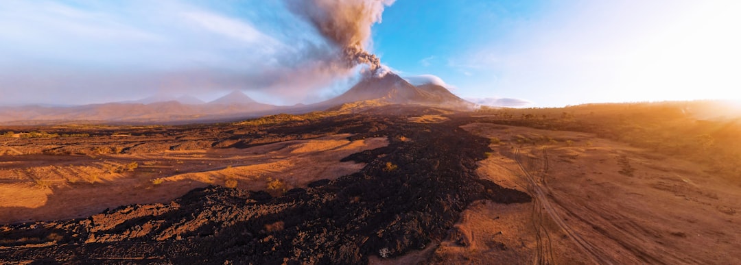 The Dinosaur-Maker: Volcanic Eruptions That Created Jurassic Park (Image Credits: Unsplash)