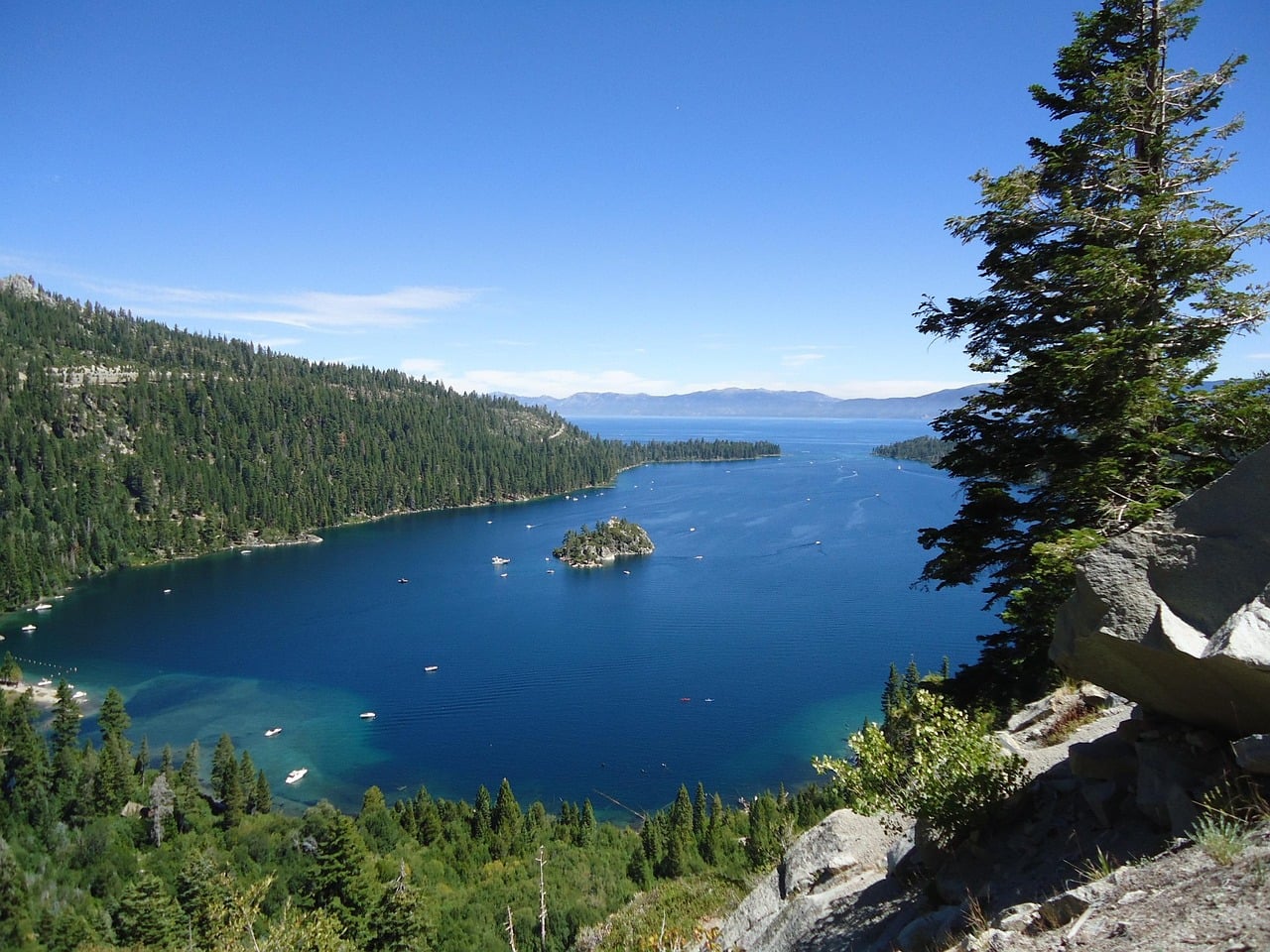 Lake Tahoe: The Crown Jewel Under Pressure (Image Credits: Pixabay)