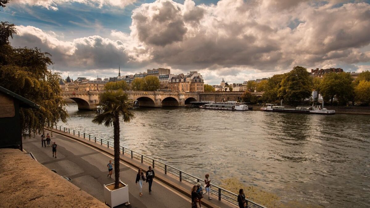 10 Most Pedestrian Friendly Cities in The World