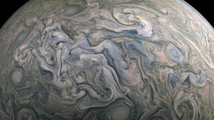 Jupiter&rsquo;s Oxygen Mystery Unraveled: Simulations Show Abundance Exceeding the Sun
