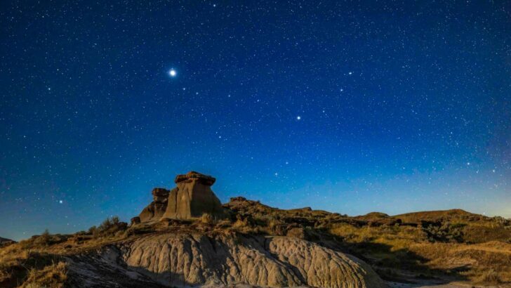 January 2026&rsquo;s New Moon Illuminates Jupiter, Saturn, and Timeless Winter Constellations
