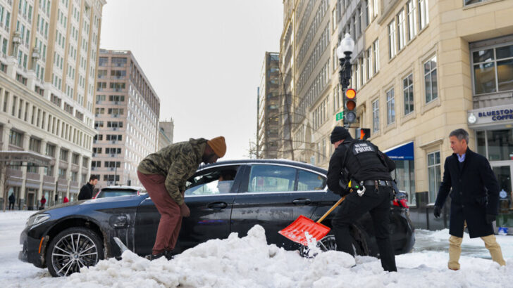 D.C. Grapples With &lsquo;Snowcrete&rsquo; After Fierce Winter Storm, Reports Cleanup Difficulty
