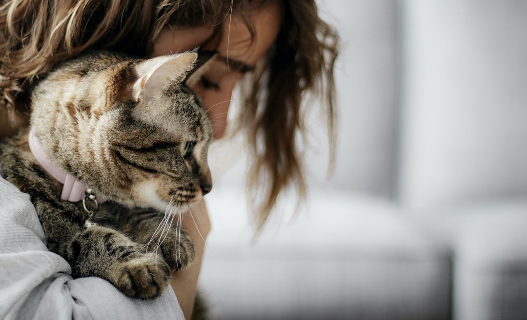 Does Your Cat Love You? Astrology Answers