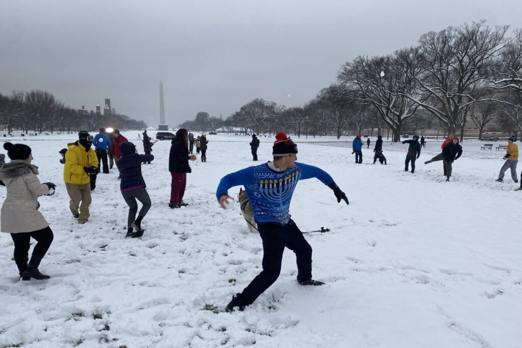What’s known about weekend snowfall possibility in DC area