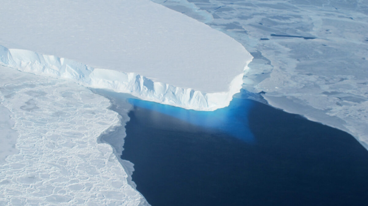 Scientists Discover an Underwater "Curtain" Beneath Thwaites Glacier That Could Change Everything We Know About Ice Sheet Collapse