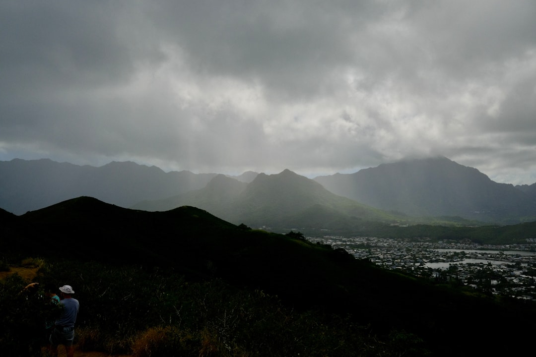 Evacuations Ordered on Oahu as Heavy Rain Brings Flash Flooding
