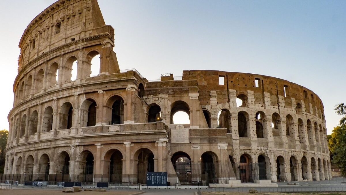 10 Historical Sites Every Traveler Should Visit