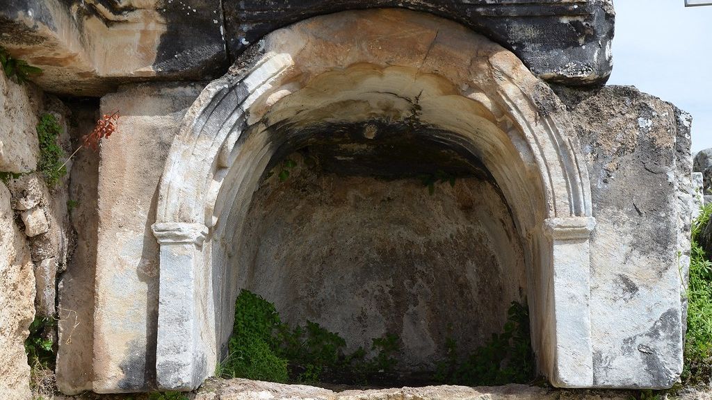 10 Places Considered the Gates of Hell On Earth