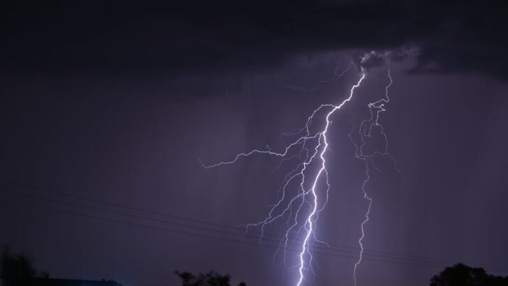 North Texas Braces for Showers and Lightning Before Midweek Warm Up