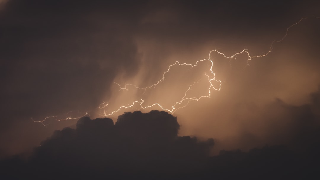Beautiful weekend weather, watching storm threat for Monday