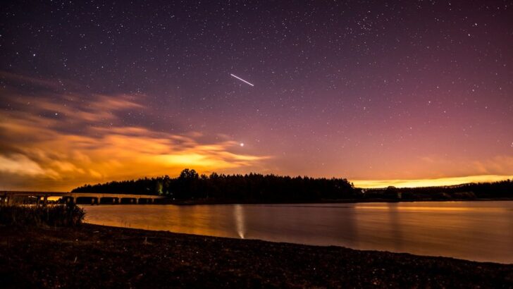 Eta Aquariids 2026: Peak Pre-Dawn Fireworks Await on May 5 Morning