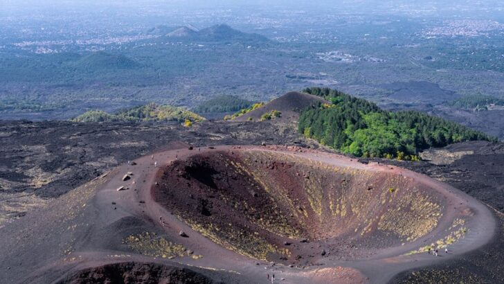 Mount Etna Emerges as a Volcanic Outlier: Tapping Deep Mantle Melts Like Rare Ocean Seamounts