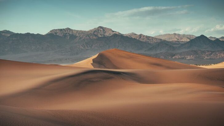 The Ancient River System Hidden Beneath the Sahara of North America