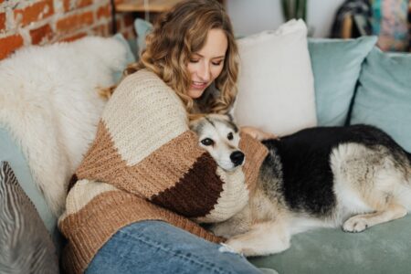 13 Comforts Vets Say Mean the Most to a Senior Dog Nearing the End